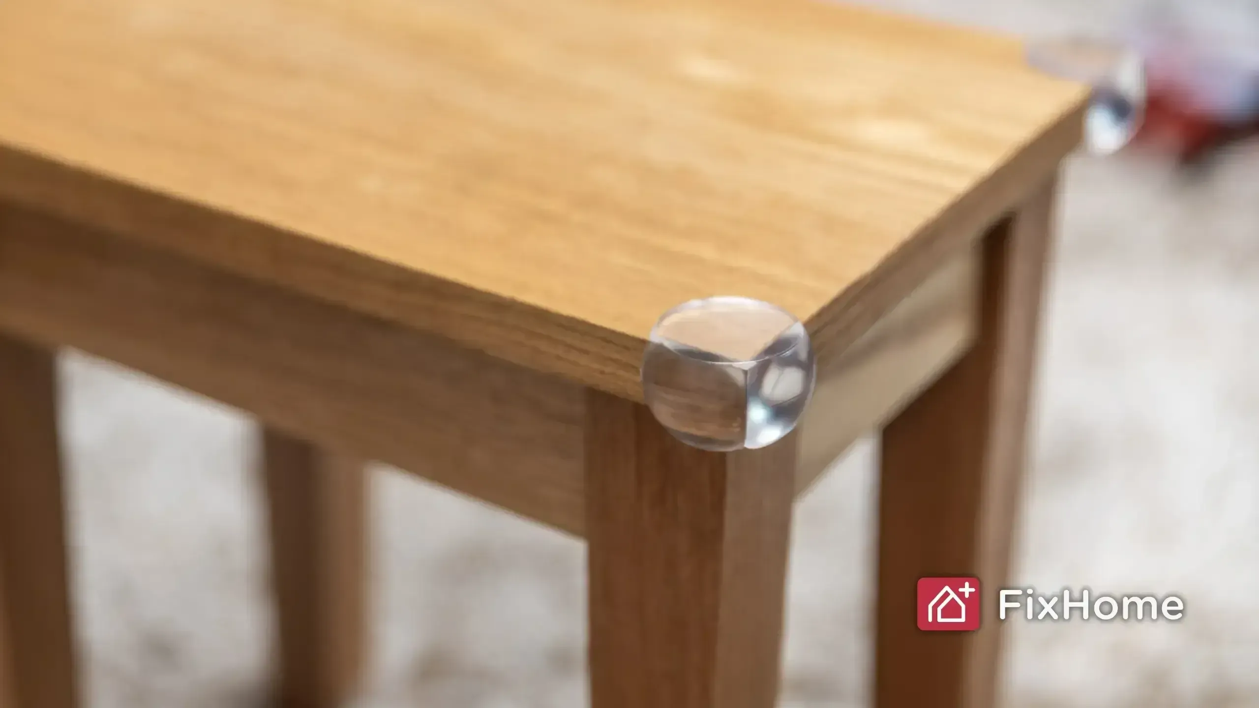 Silicone corner protector on the small kids chair