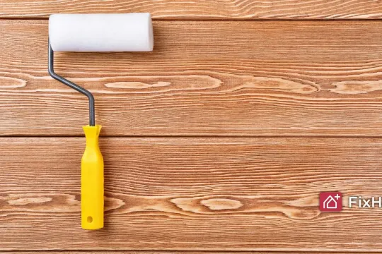 DIY painting tools: Roller on wood